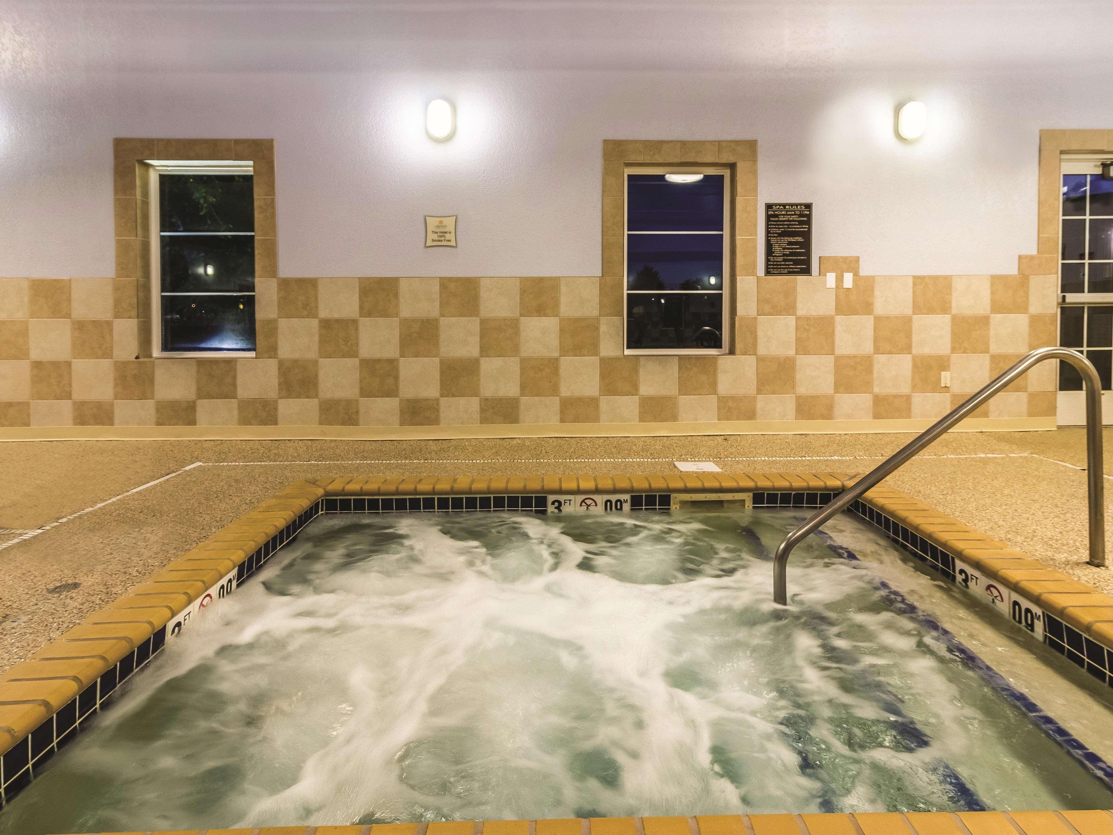 Hotel La Quinta By Wyndham Fargo-Medical Center Extérieur photo